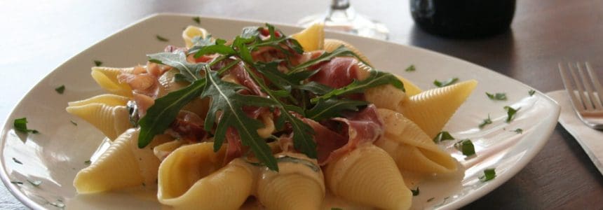 Conchiglioni Panna, Speck, Rucola e Peperoncino